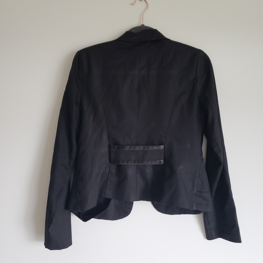 Blazer - Picture 2 of 4